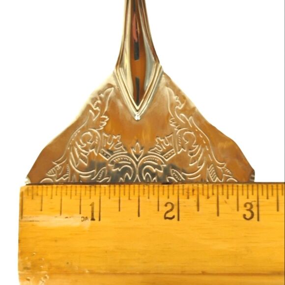 Vintage Silver Pie Server Cake Server with Engraved Design and Gold Design - Picture 5 of 12